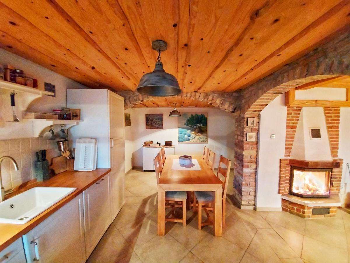 Peter'S Pine Cottage Korenica Buitenkant foto