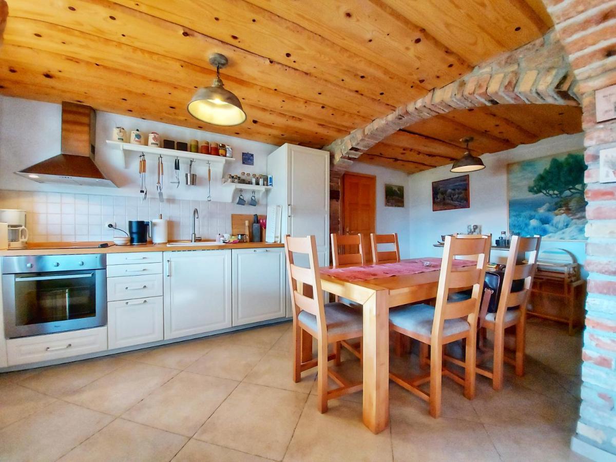 Peter'S Pine Cottage Korenica Buitenkant foto